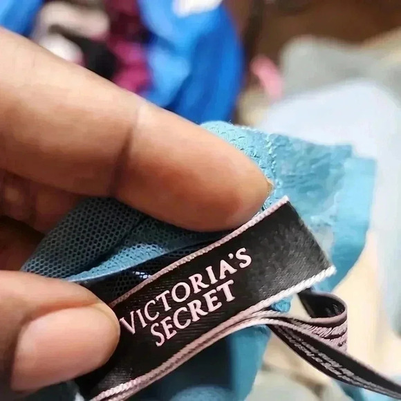 VICTORIA'S Secret teal Lace Bralette.  Size 34C - Picture 8 of 13